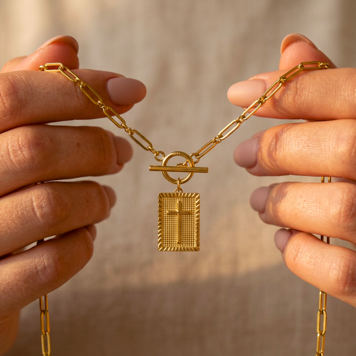 Collier Croix Éternelle