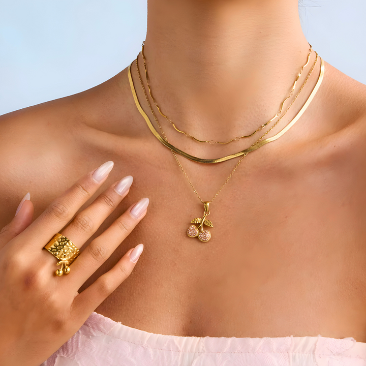 Collier Cherry