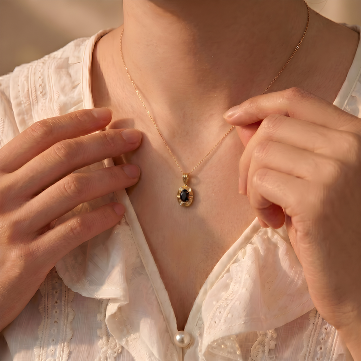 Collier Minuit